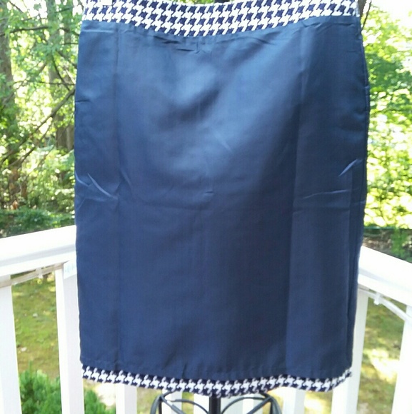 TALBOTS Skirt Size 10 Petite Houndstooth Pattern - Picture 5 of 8